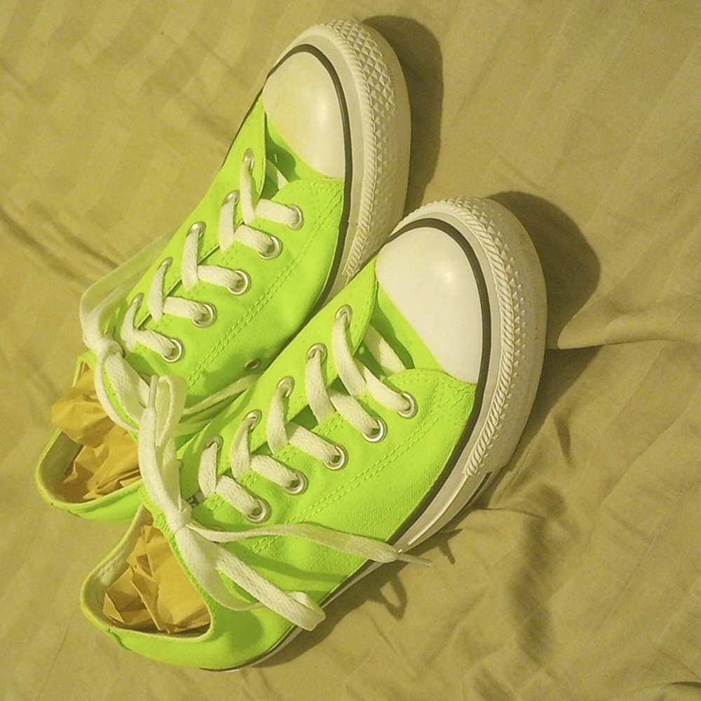 Converse , Neon green, mens 8, women's size 10, EUC
